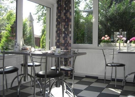 Hotel Garni Haus Schoenberger Heiligenhaus Eksteriør billede