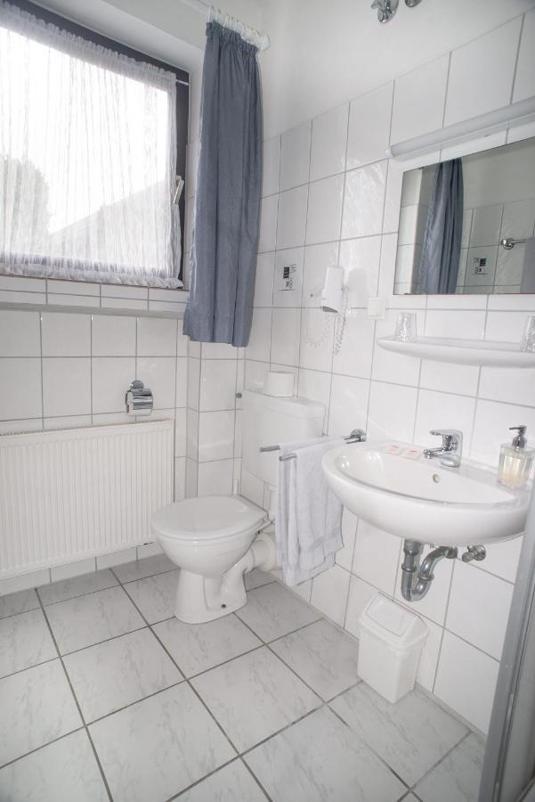 Hotel Garni Haus Schoenberger Heiligenhaus Eksteriør billede